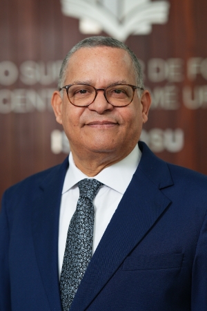 Fausto Rosario, Miembro Intuitu Personae