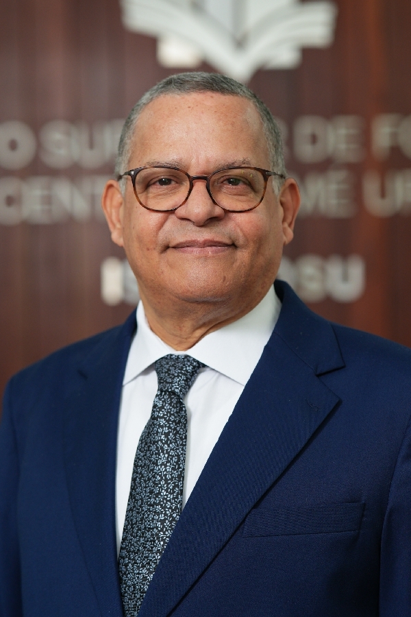 Fausto Rosario, Miembro Intuitu Personae