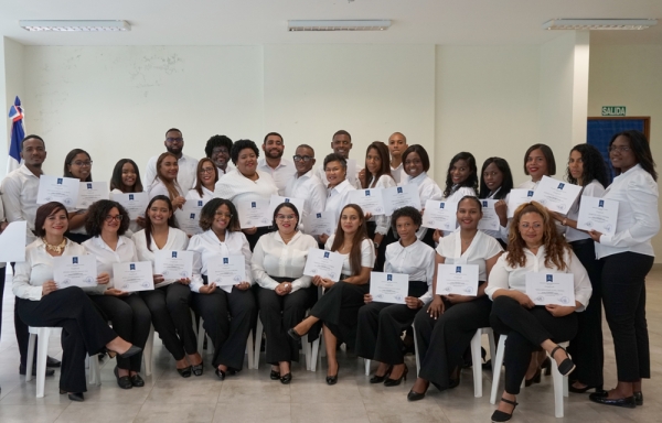 ISFODOSU entrega certificados a 28 maestros del diplomado en acompañamiento pedagógico