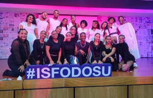 Recinto FEM realizan velada navideña para despedir el año universitario