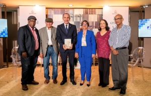 ISFODOSU edita y presenta obra de Matos Moquete El crisol y la criba durante la FIL 2023