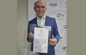 Dr. Bismar Galán, director de Posgrado y Educación Permanente del ISFODOSU es reconocido en premios FUNGLODE