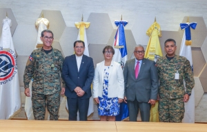 ISFODOSU forma parte de convenio con Ministerio de Defensa a través de INSUDE para ampliar becas a sus miembros y dar oportunidades a sus docentes